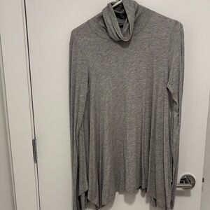 Theory Gray Turtleneck Lightweight Top Size P